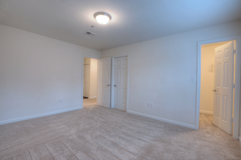 Luxury Apartments in Lawrenceville| Wesley St. Claire Apartments | Large Bedrooms with Walk In Closets